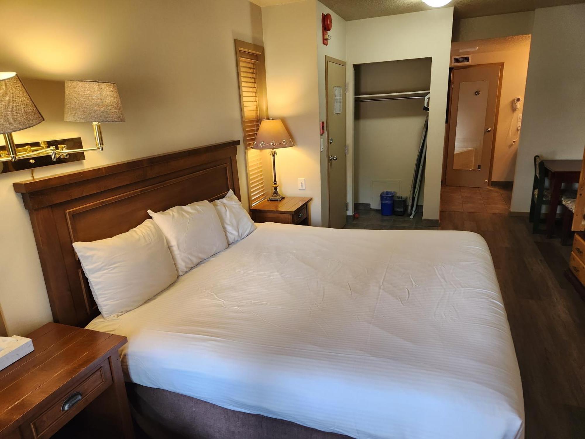 Waterton Lakes Lodge Resort Waterton Park Exterior foto